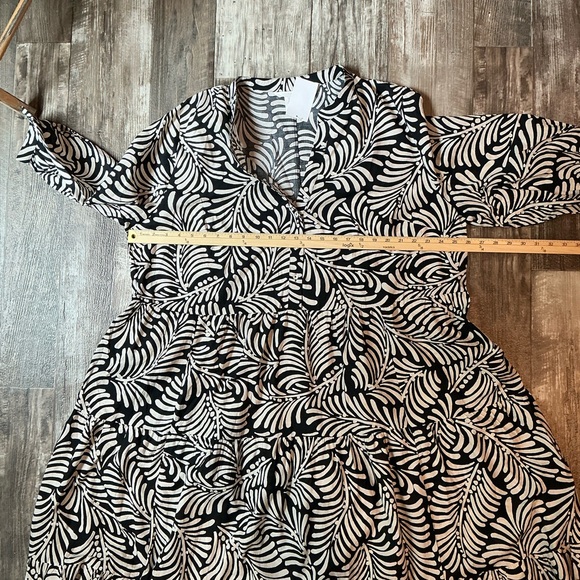 NWT H&M Monochrome Leaf Pattern Dress Size XXL - Picture 3 of 9